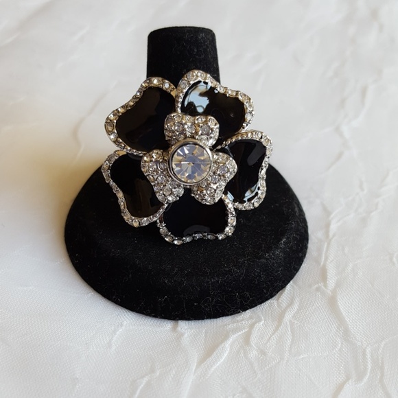 Lia Sophia Jewelry - Lia Sophia Dahlia ring nwot